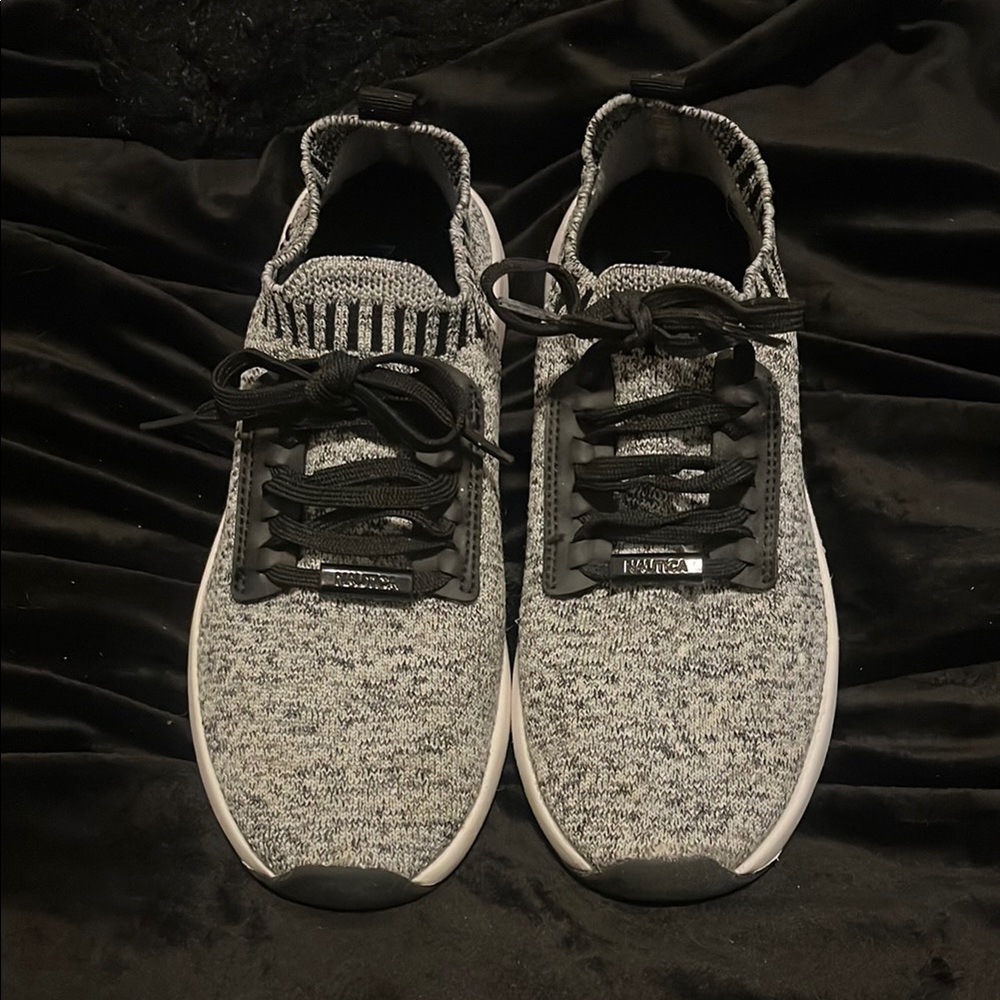 Nautica Women's Lace Up Jogger Running Shoes Gray Black - NWOT
